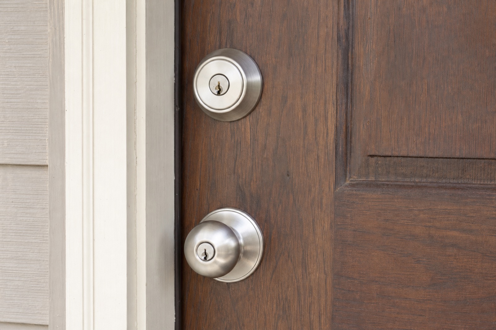 Lock and Doorknob Replacement detail photo